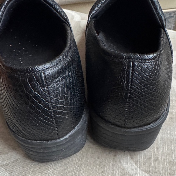 Women's Black Slip-On Shoes - Picture 5 of 7